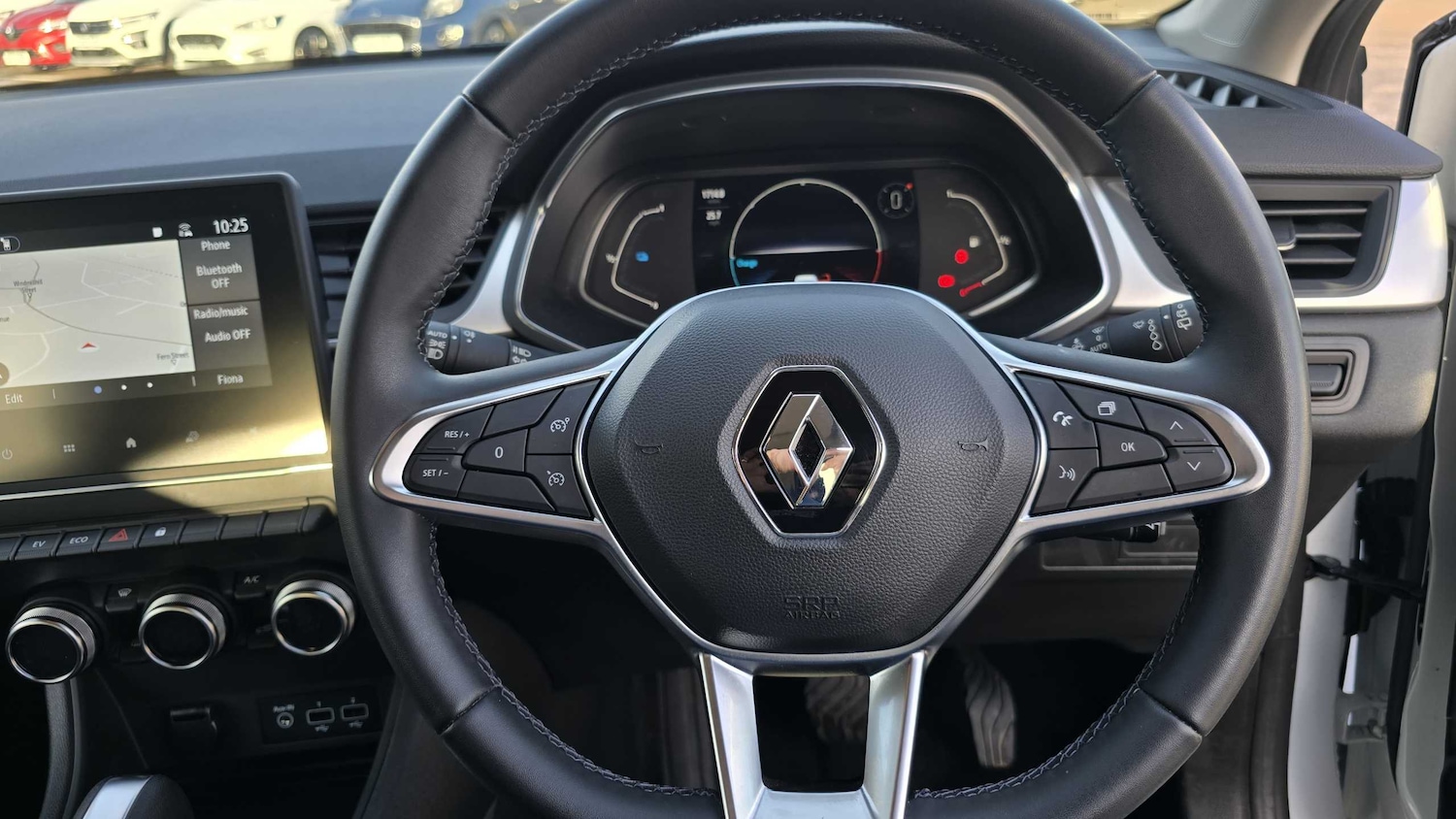 Used Renault Captur 2023 for sale - 77018841: Photo 17