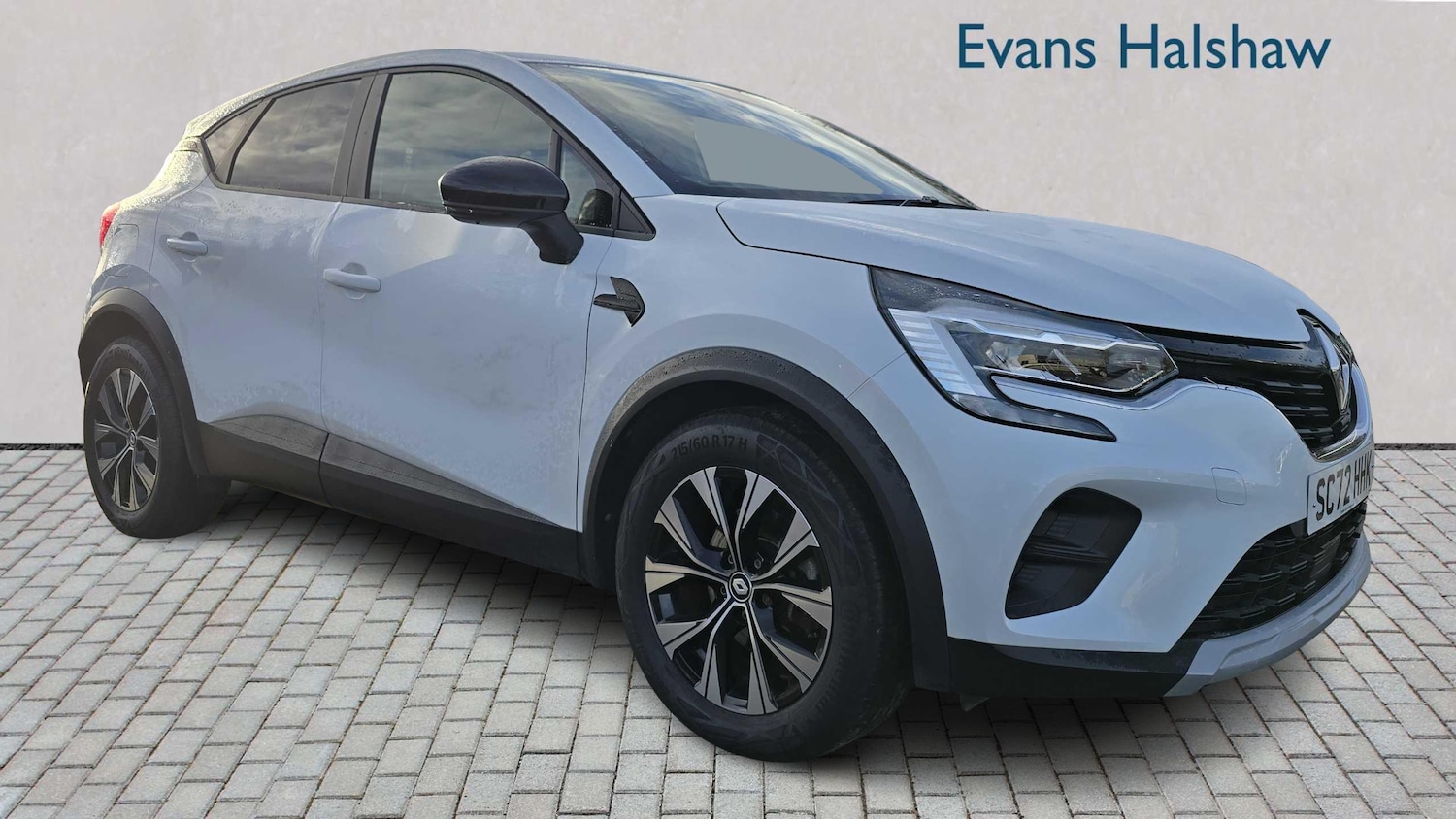 Used Renault Captur 2023 for sale - 77018841: Photo 3