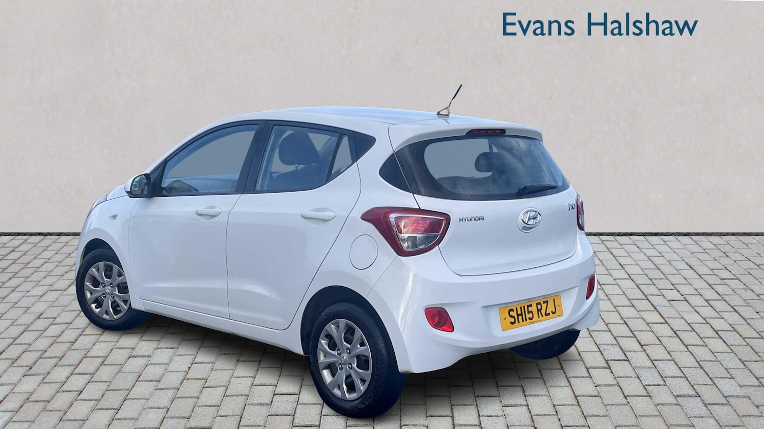 Used Hyundai i10 2015 for sale - 77361366: Photo 2