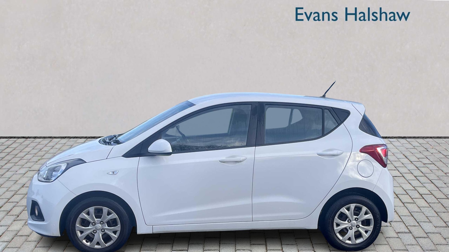 Used Hyundai i10 2015 for sale - 77361366: Photo 3