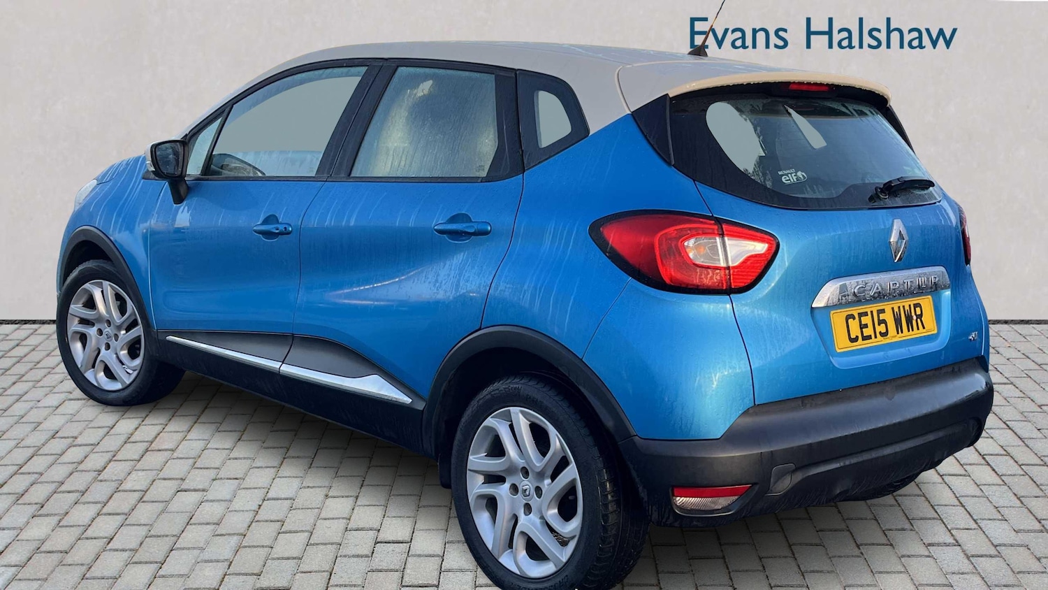 Used Renault Captur 2015 for sale - 76789209: Photo 2