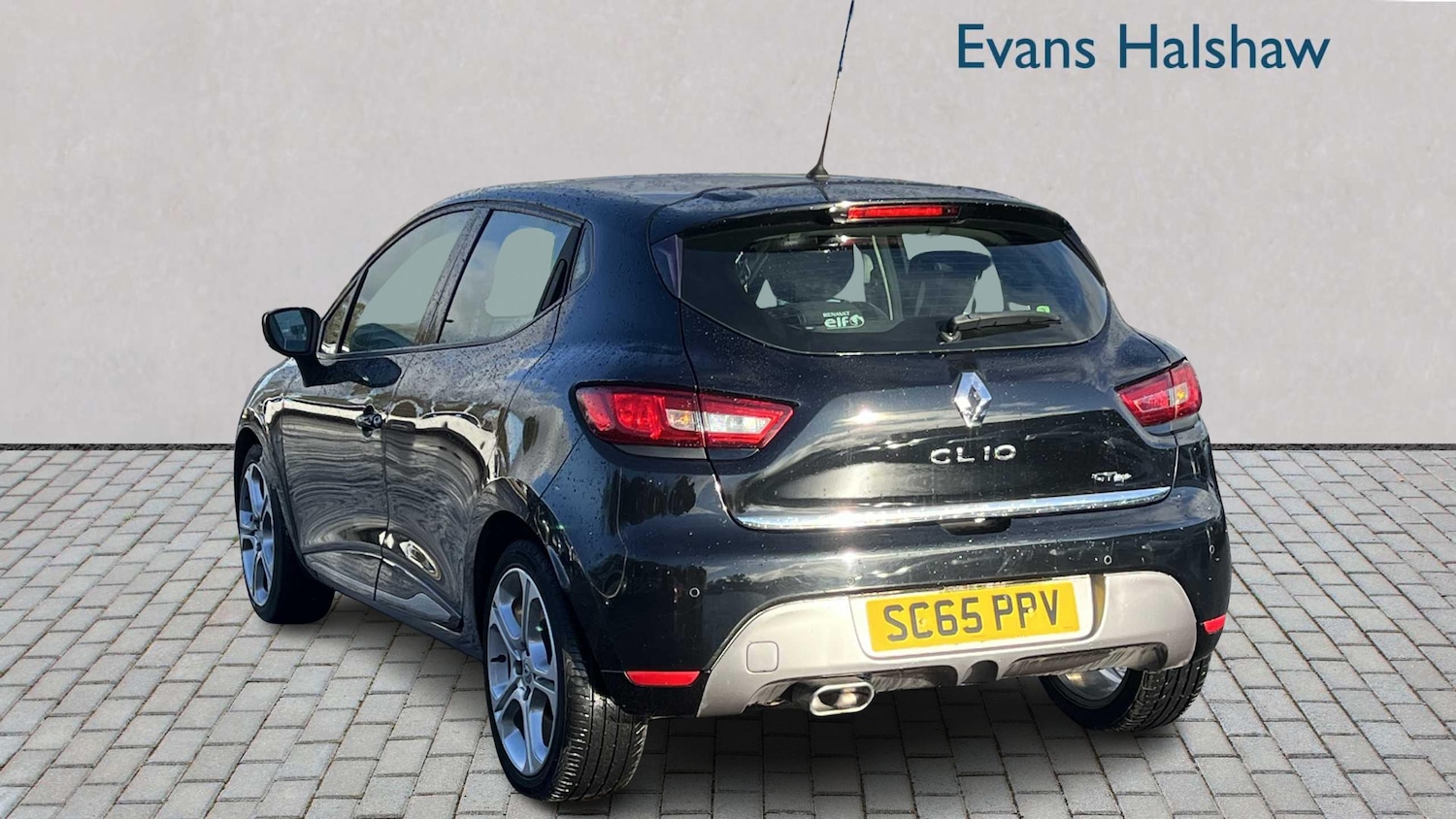 Used Renault Clio 2015 for sale - 76411262: Photo 5