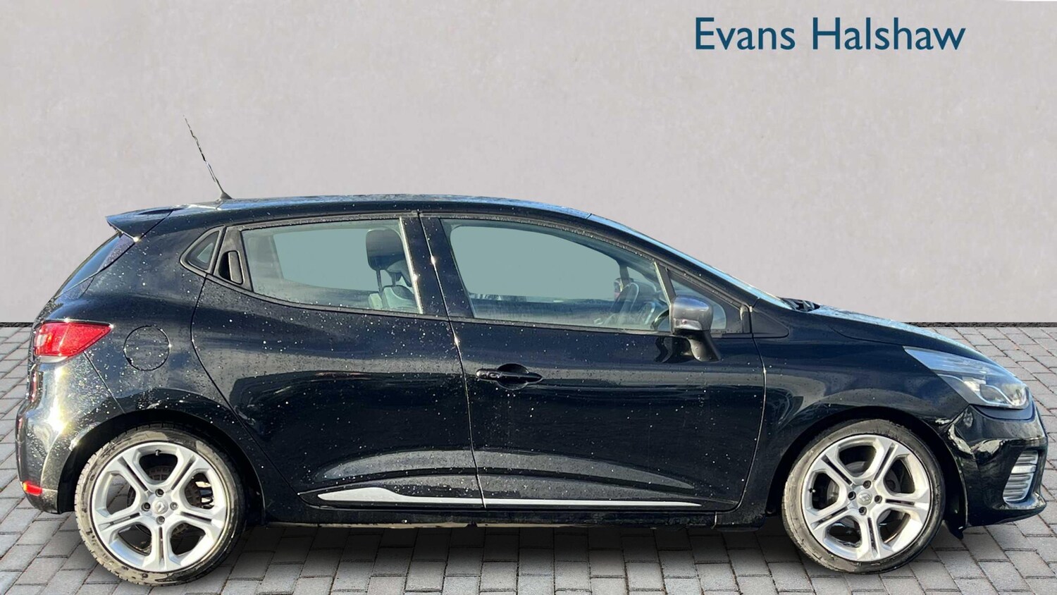 Used Renault Clio 2015 for sale - 76411262: Photo 8