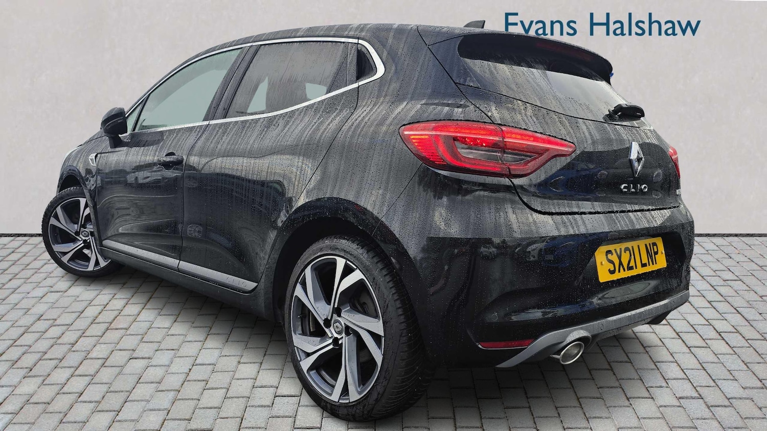 Used Renault Clio 2021 for sale - 76540699: Photo 2