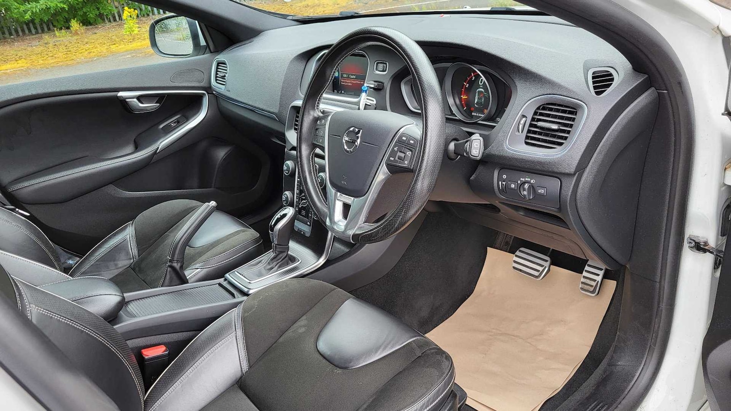 Used Volvo V40 2017 for sale - 76851555: Photo 12