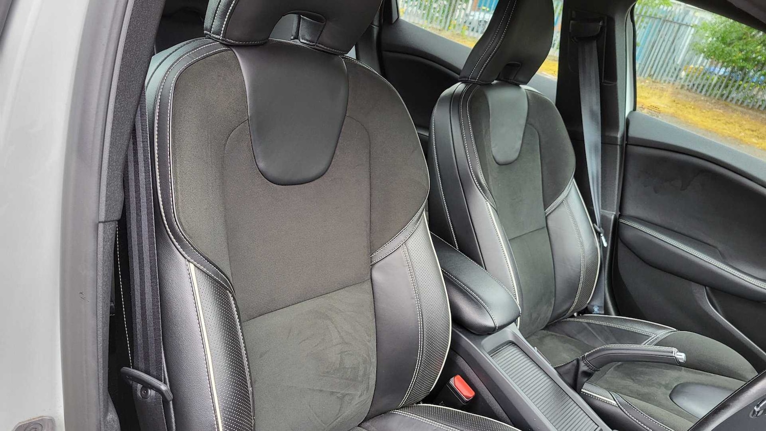 Used Volvo V40 2017 for sale - 76851555: Photo 13