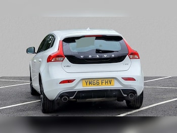 Used Volvo V40 2017 for sale - 76851555: Photo