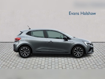 Used Renault Clio 2022 for sale - 76169990: Photo