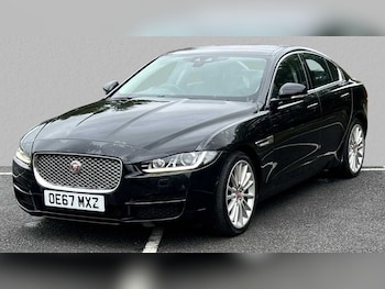 Used Jaguar XE 2017 for sale - 75841901: Photo
