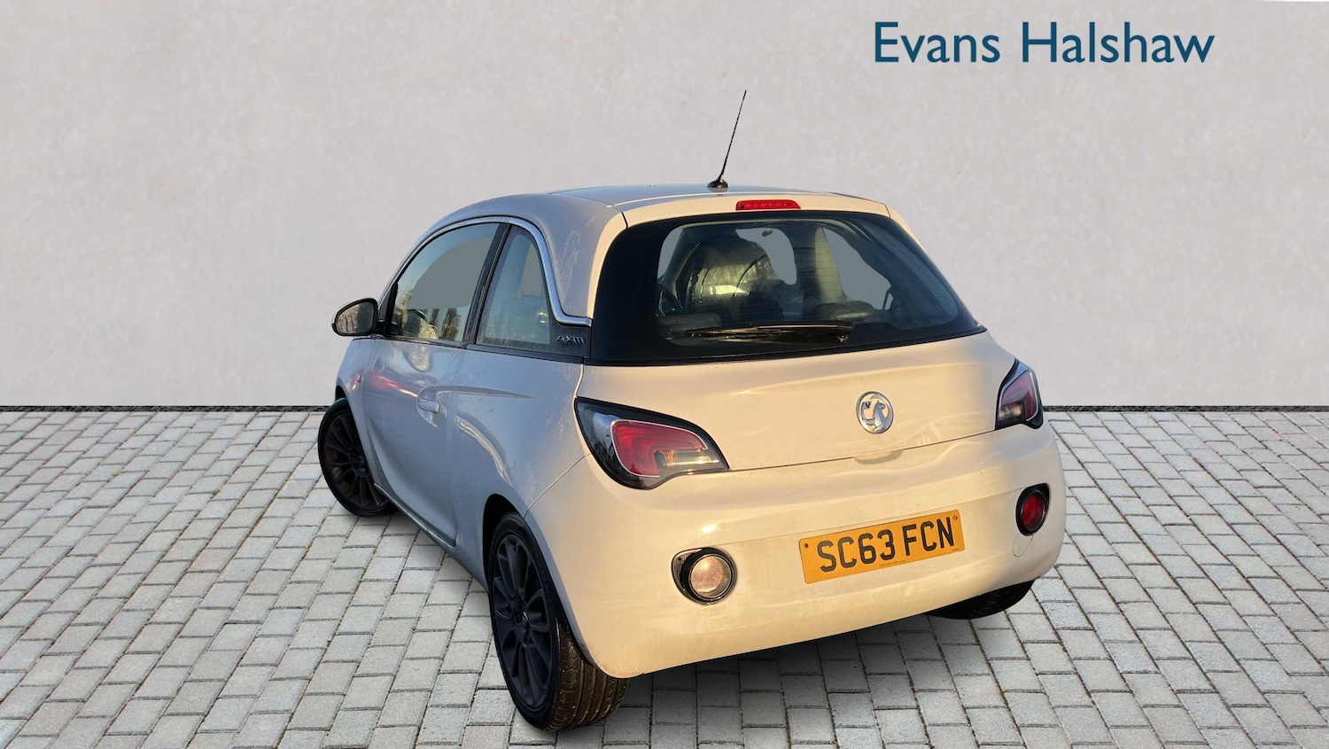 Used Vauxhall ADAM 2014 for sale - 76789175: Photo 2