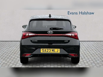 Used Hyundai i20 2023 for sale - 77634998: Photo