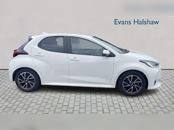 Used Toyota Yaris 2023 for sale - 79579822: Photo