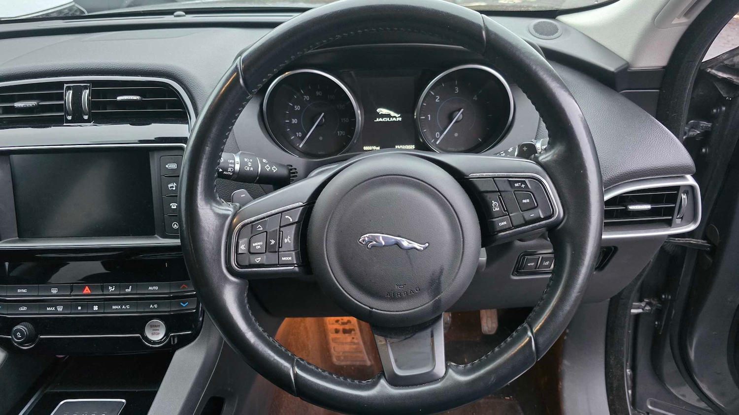 Used Jaguar F-Pace 2017 for sale - 77044198: Photo 17