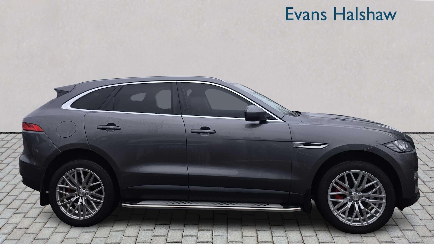 Used Jaguar F-Pace 2017 for sale - 77044198: Photo 4