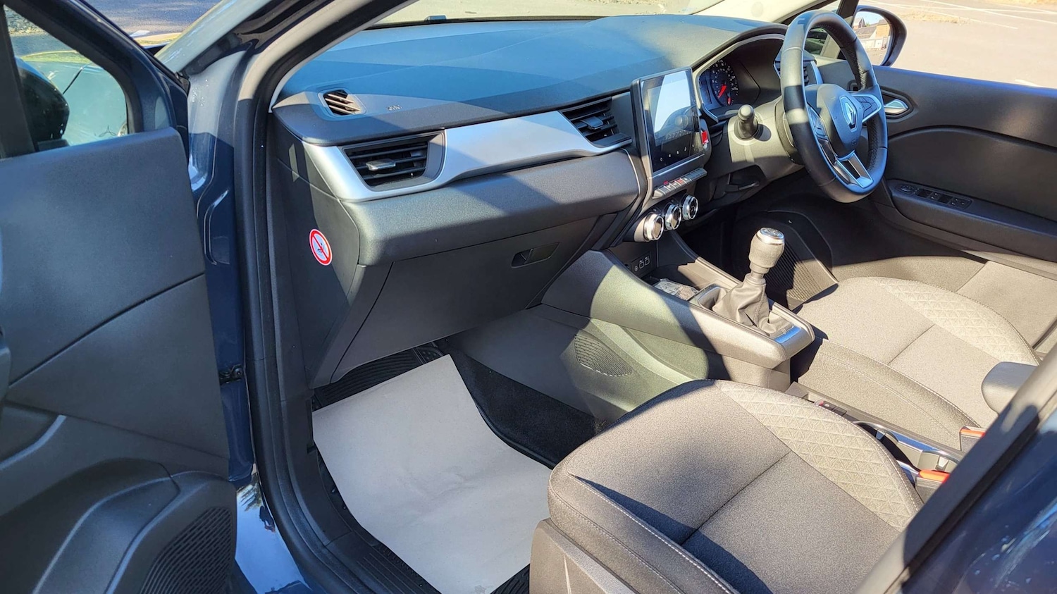 Used Renault Captur 2024 for sale - 76156215: Photo 17