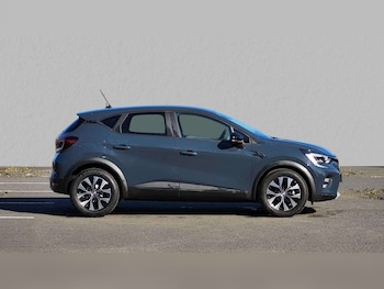 Used Renault Captur 2024 for sale - 76156215: Photo