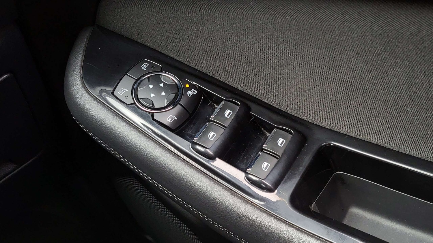 Used Ford S-Max 2017 for sale - 75917960: Photo 32