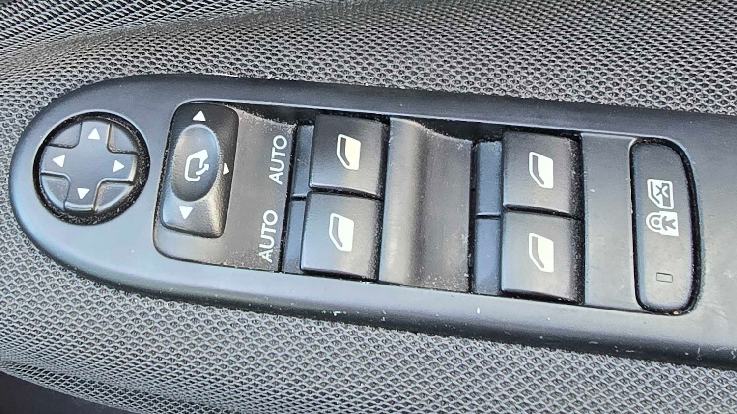 Used Citroen C3 Picasso 2016 for sale - 77638469: Photo 12