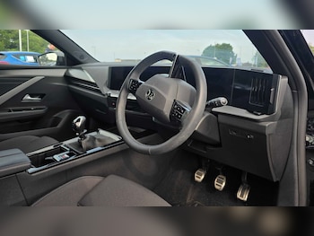 Used Vauxhall Astra 2023 for sale - 79251190: Photo