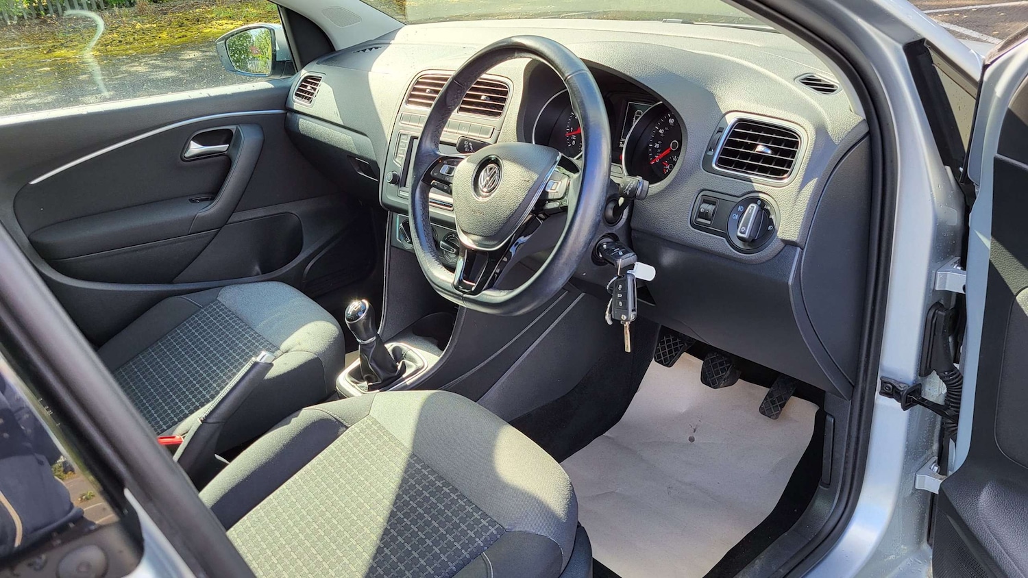 Used Volkswagen Polo 2016 for sale - 76774289: Photo 16