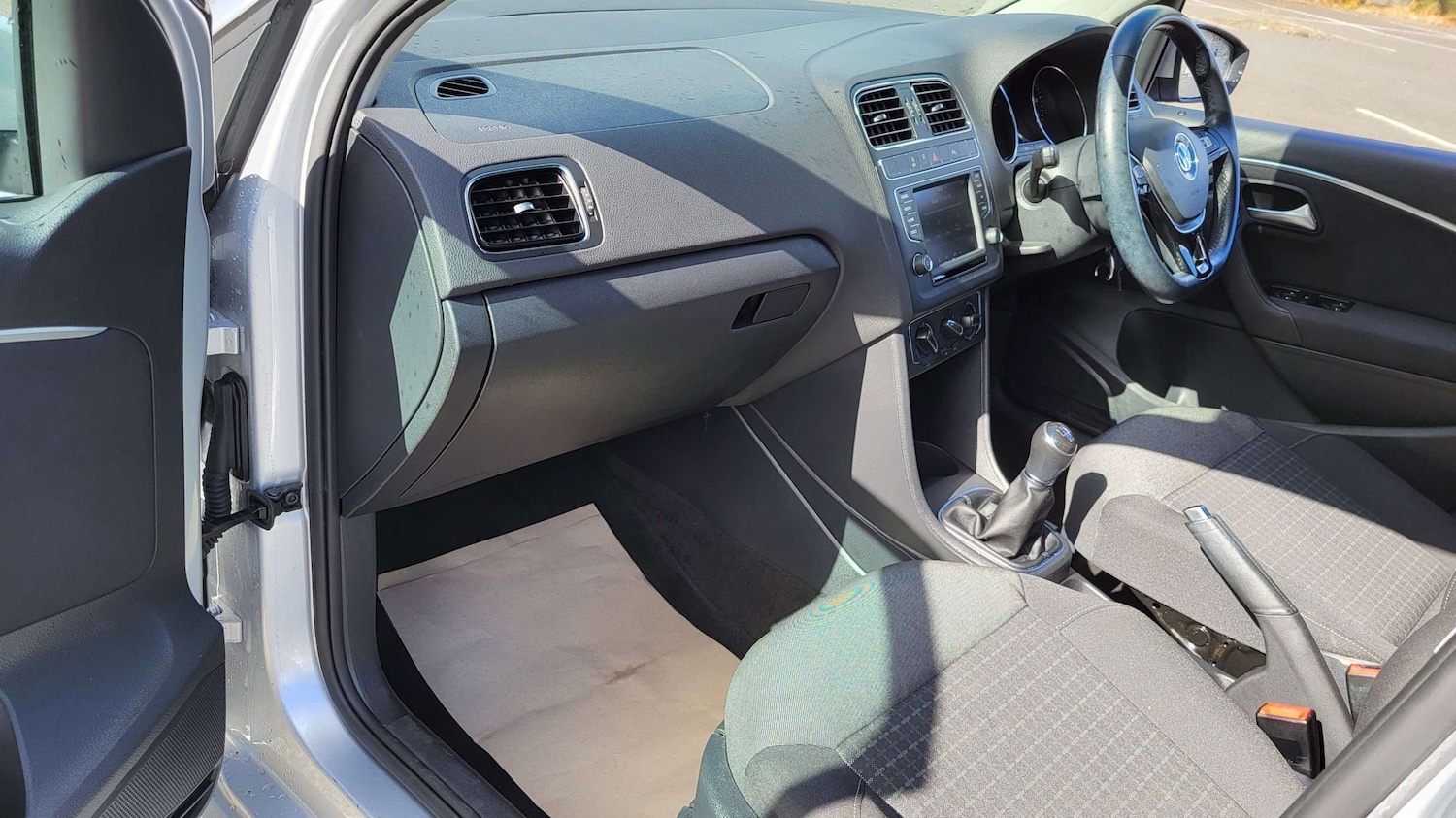 Used Volkswagen Polo 2016 for sale - 76774289: Photo 18