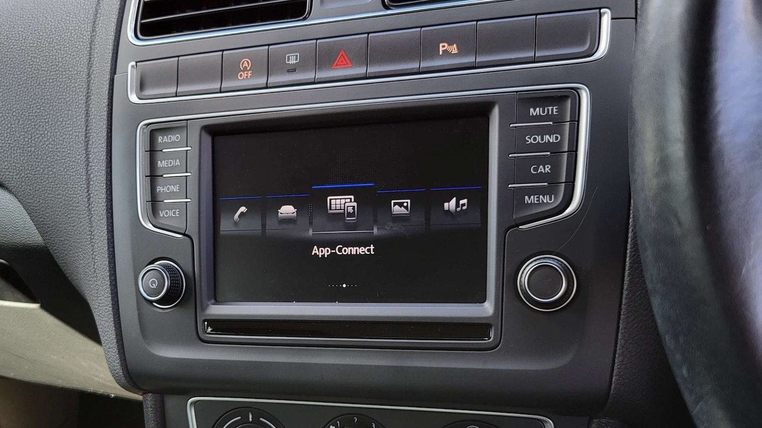 Used Volkswagen Polo 2016 for sale - 76774289: Photo 24