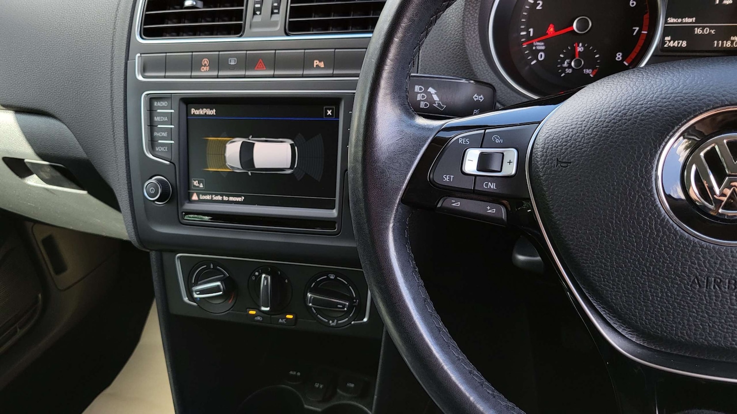 Used Volkswagen Polo 2016 for sale - 76774289: Photo 30