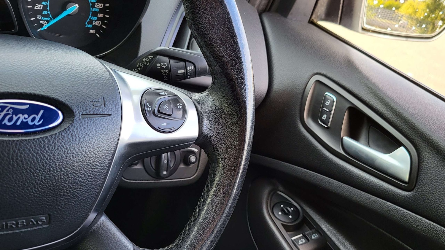 Used Ford Kuga 2015 for sale - 76113422: Photo 31