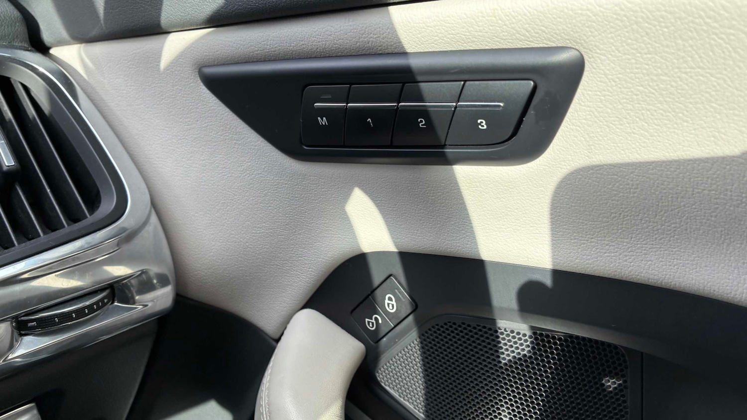 Used Jaguar E-Pace 2018 for sale - 77928793: Photo 14