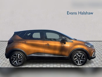 Used Renault Captur 2018 for sale - 77740821: Photo