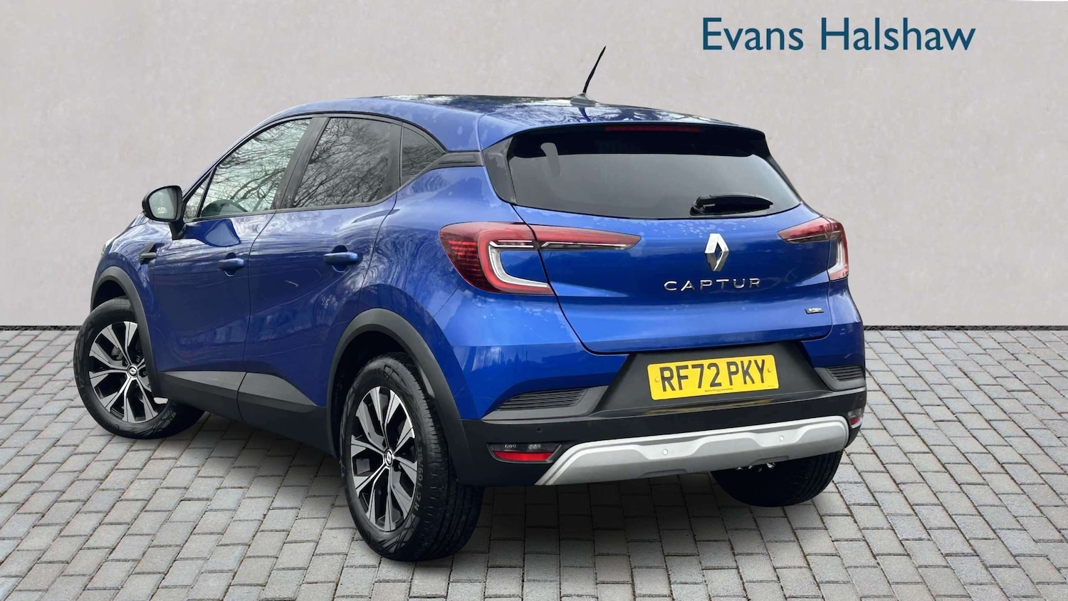 Used Renault Captur for sale - 77661143: Photo 2