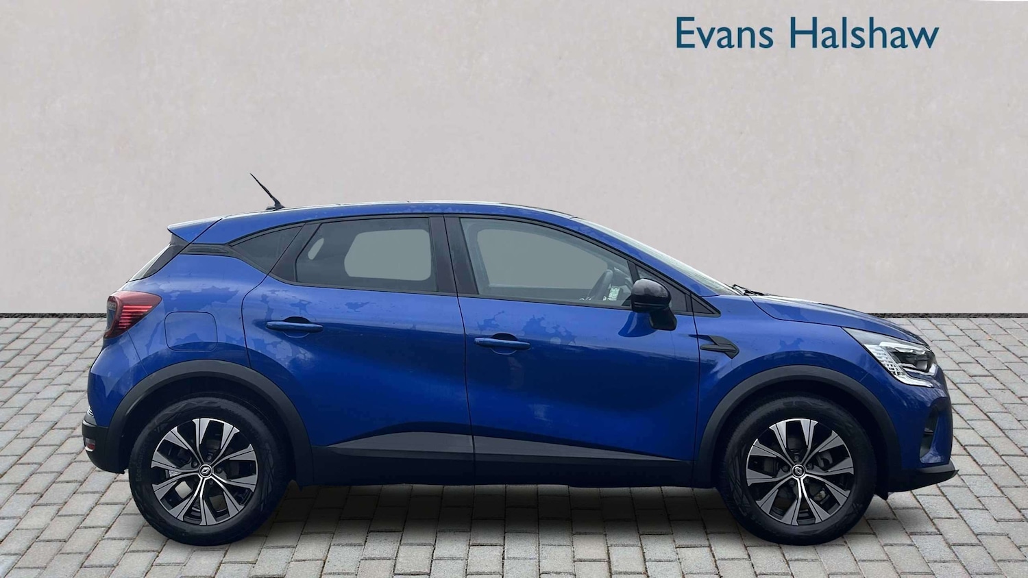 Used Renault Captur for sale - 77661143: Photo 4