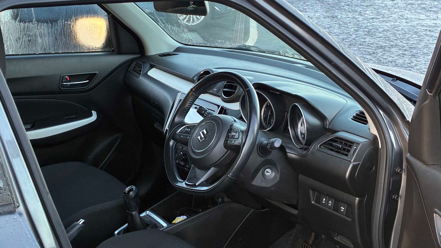 Used Suzuki Swift 2021 for sale - 76668952: Photo 8