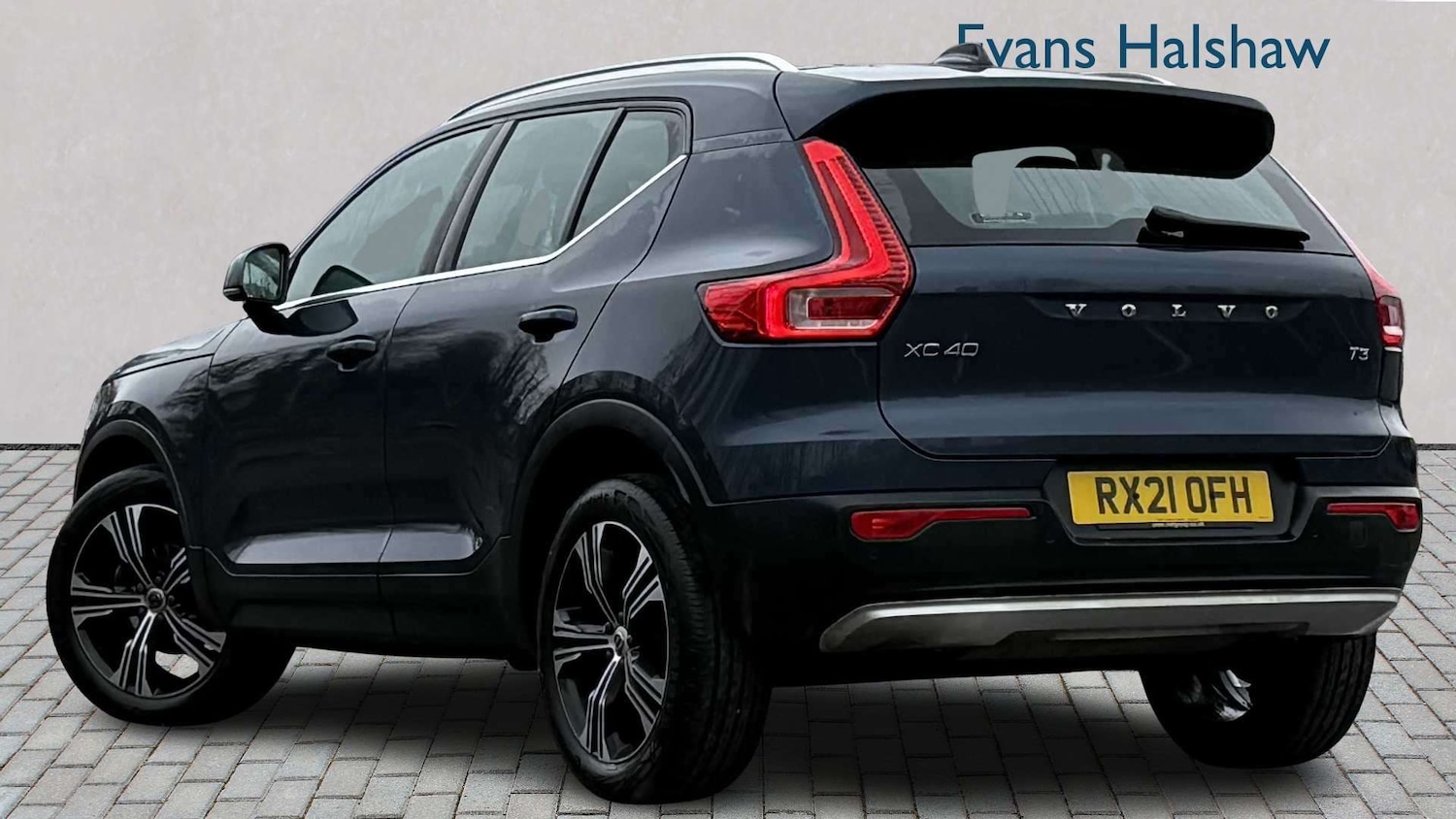 Used Volvo XC40 2021 for sale - 77772192: Photo 2