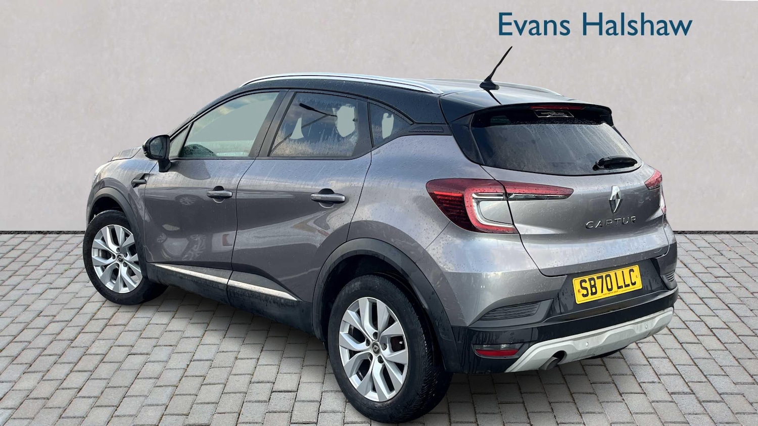 Used Renault Captur 2020 for sale - 77011052: Photo 2