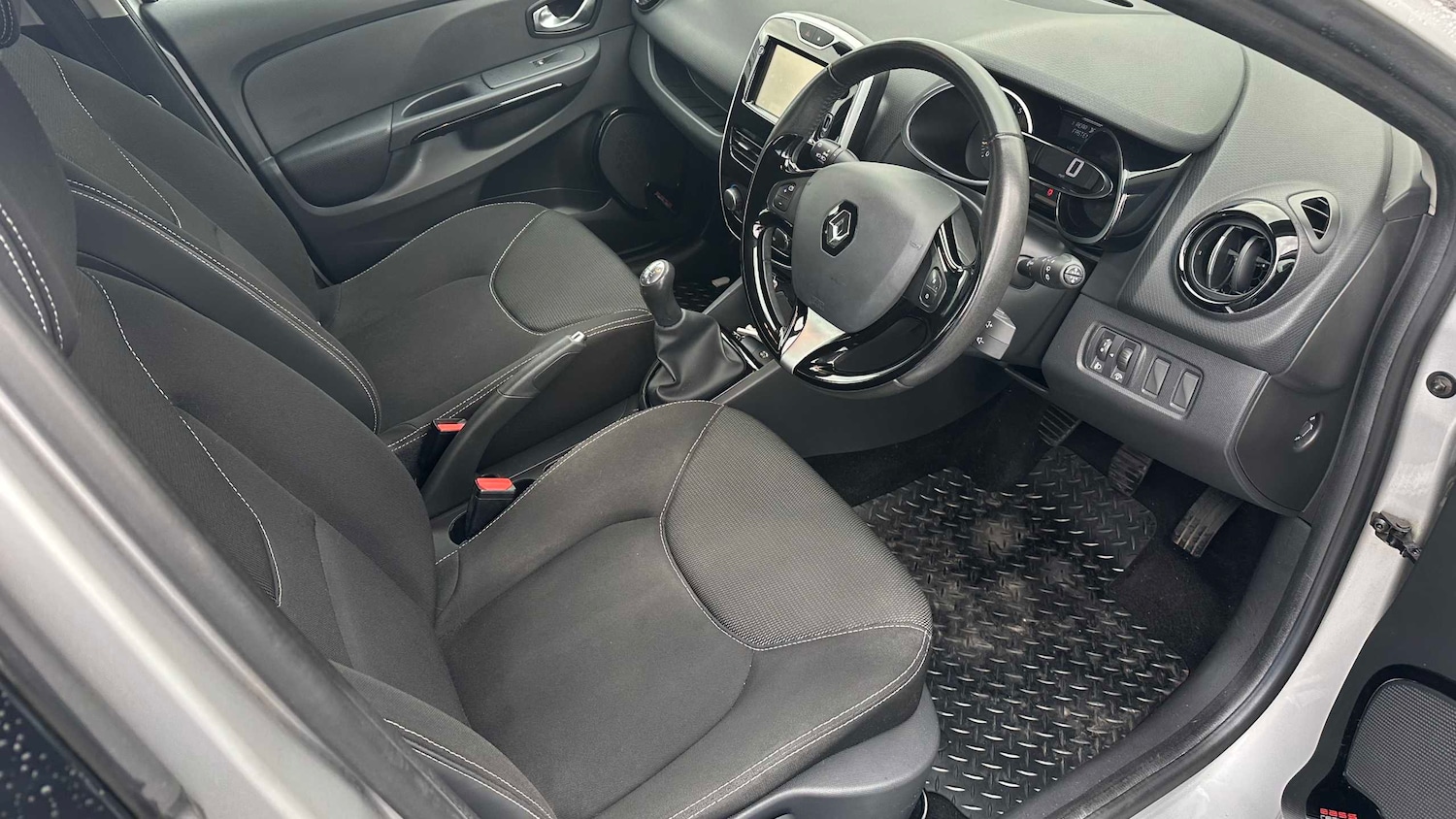 Used Renault Clio 2015 for sale - 76515637: Photo 9