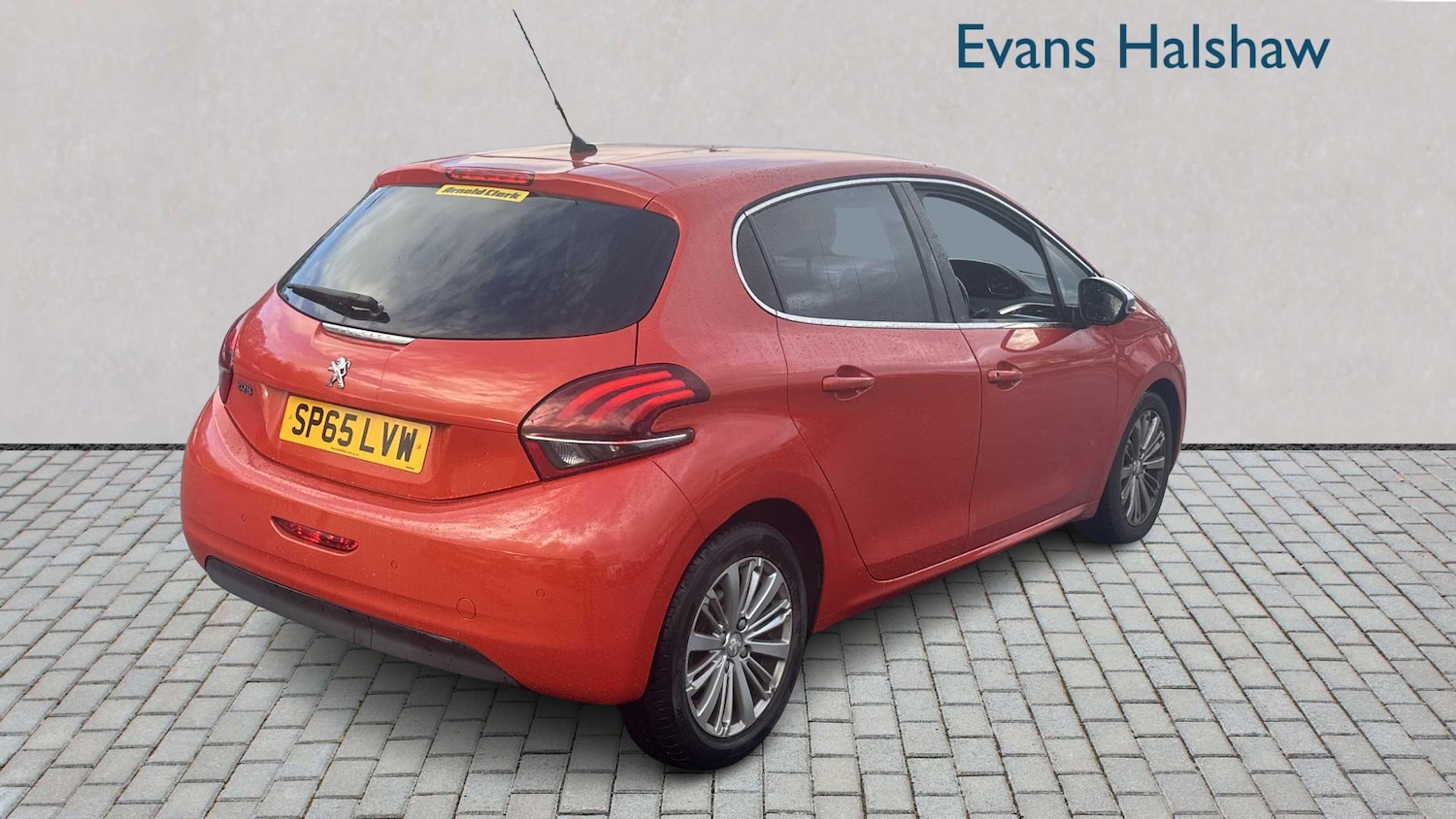 Used Peugeot 208 2015 for sale - 77103120: Photo 6