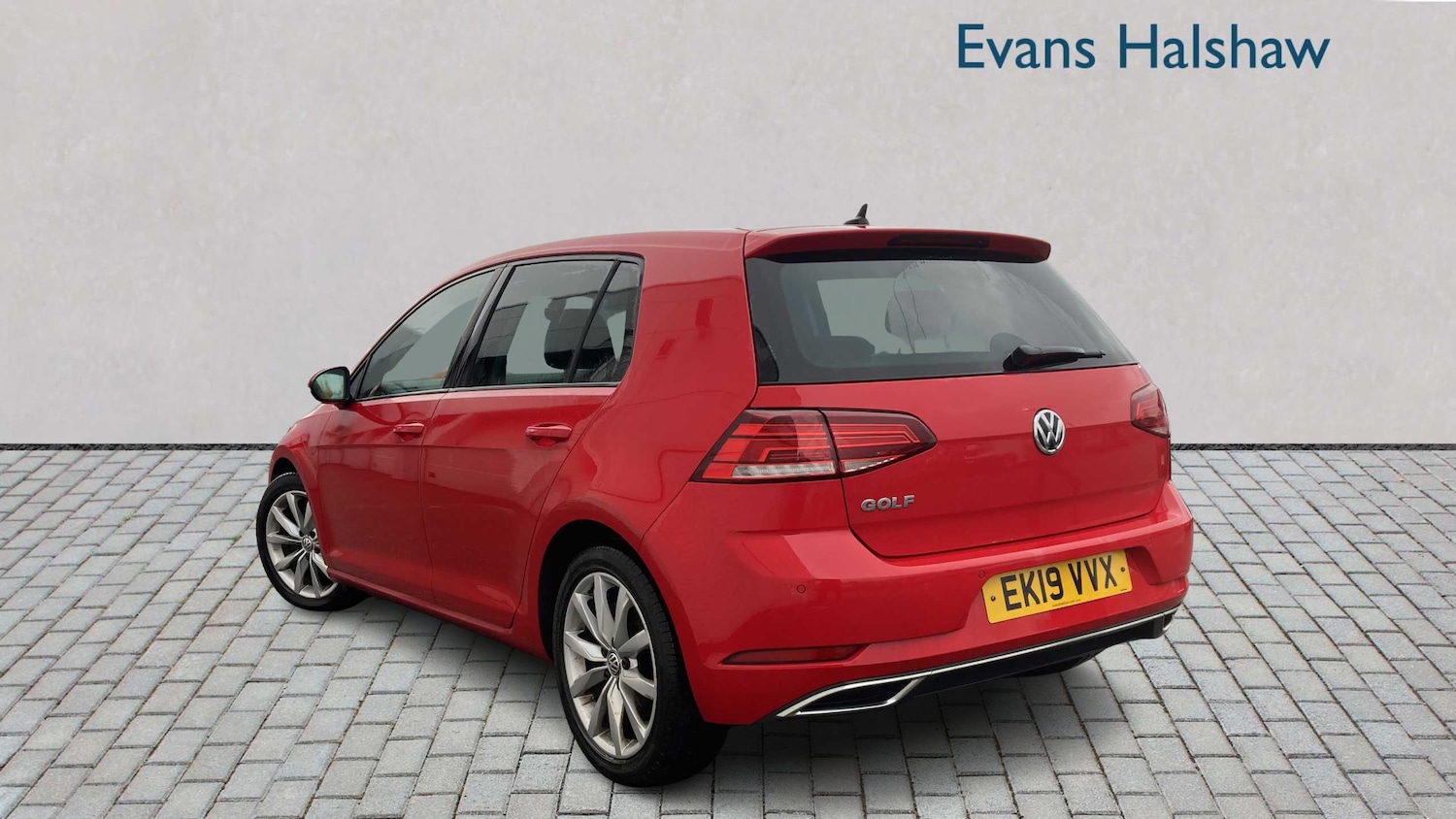 Used Volkswagen Golf 2019 for sale - 77552939: Photo 2