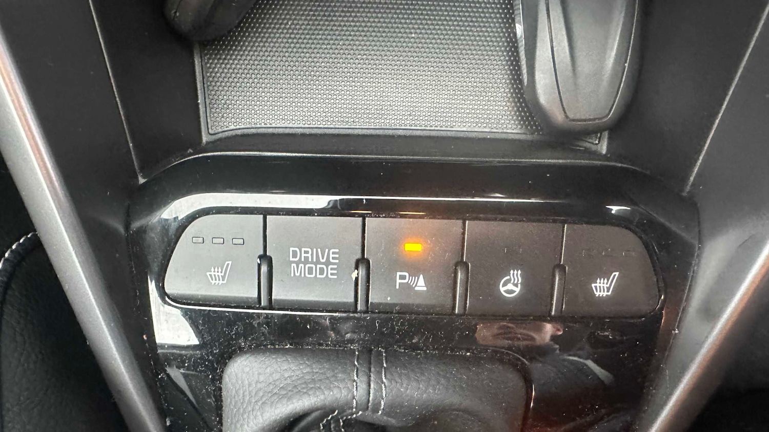 Used Kia Stonic 2024 for sale - 76842865: Photo 15