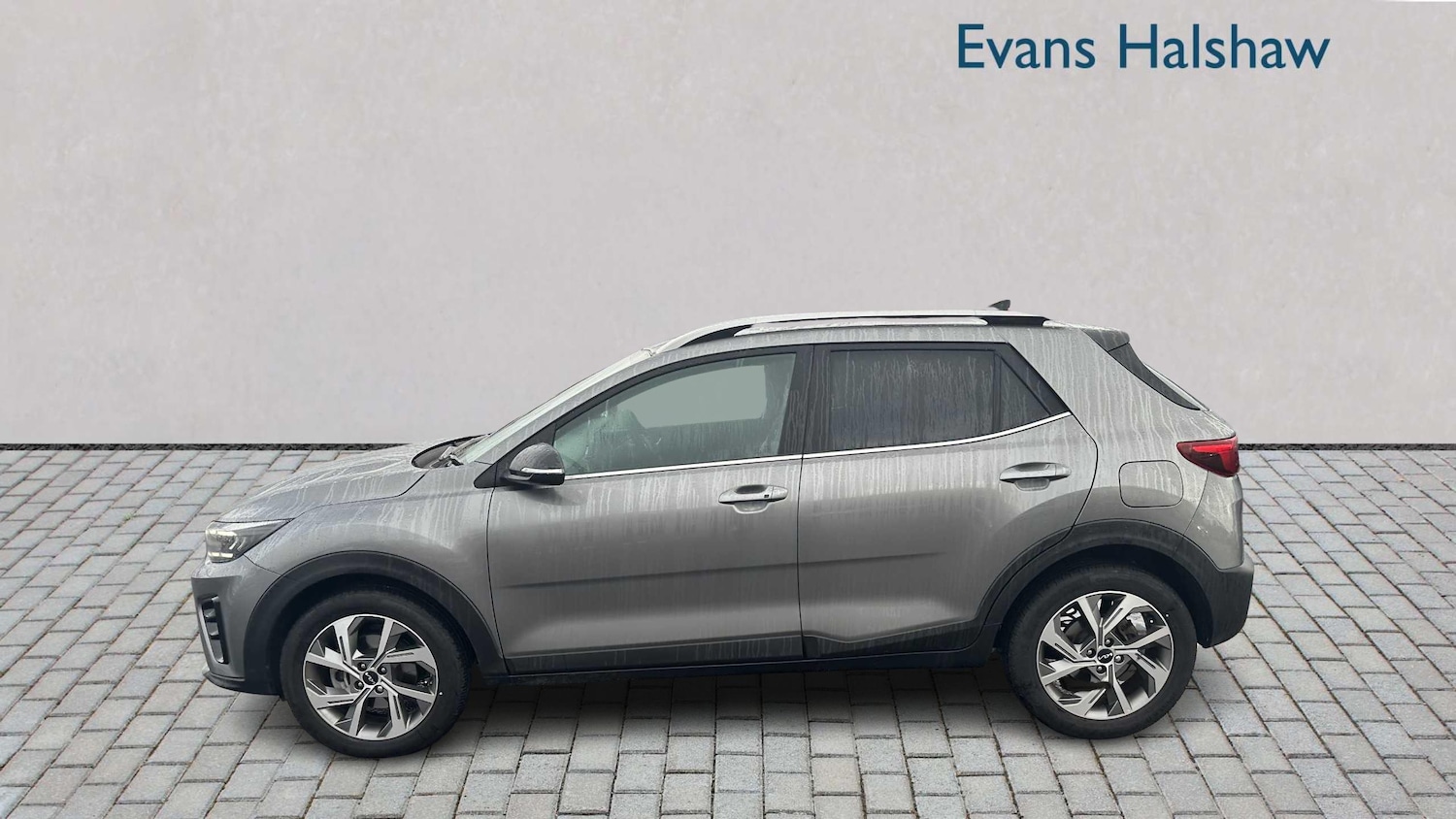 Used Kia Stonic 2024 for sale - 76842865: Photo 4