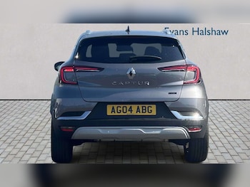 Used Renault Captur 2023 for sale - 79486855: Photo