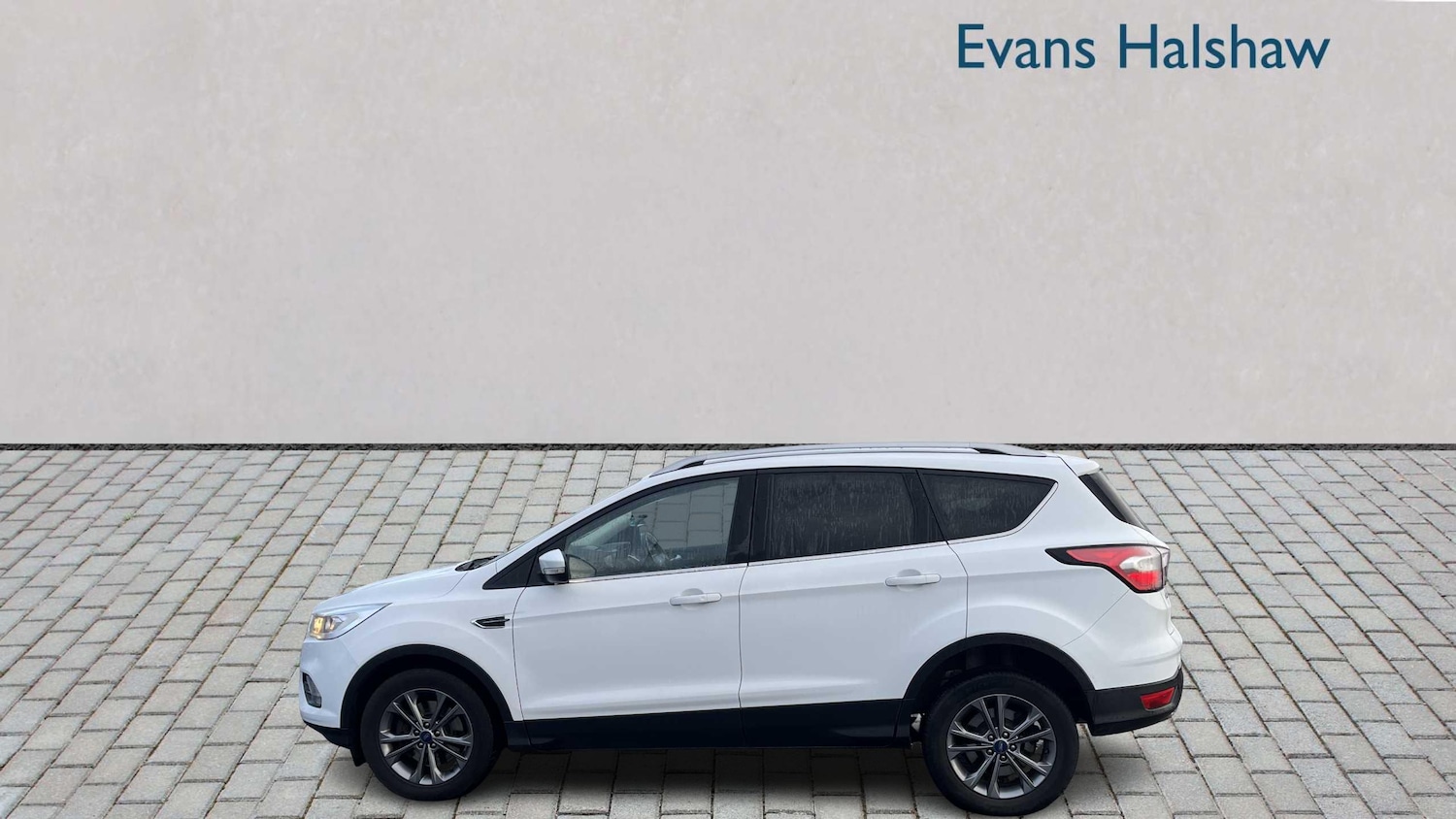 Used Ford Kuga 2017 for sale - 77000305: Photo 3