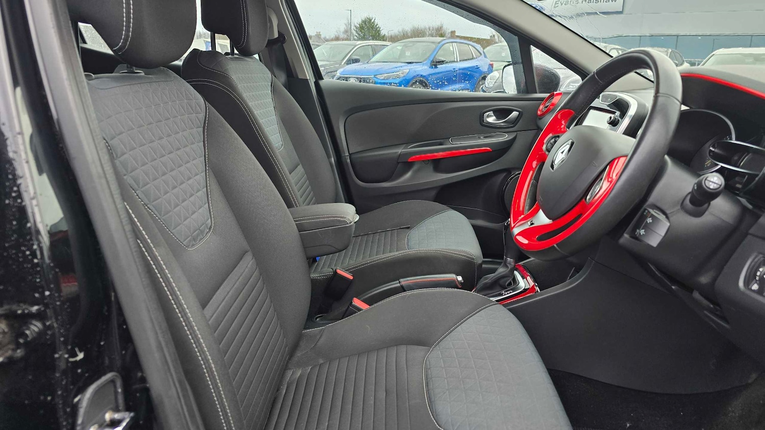 Used Renault Clio 2015 for sale - 77458481: Photo 10