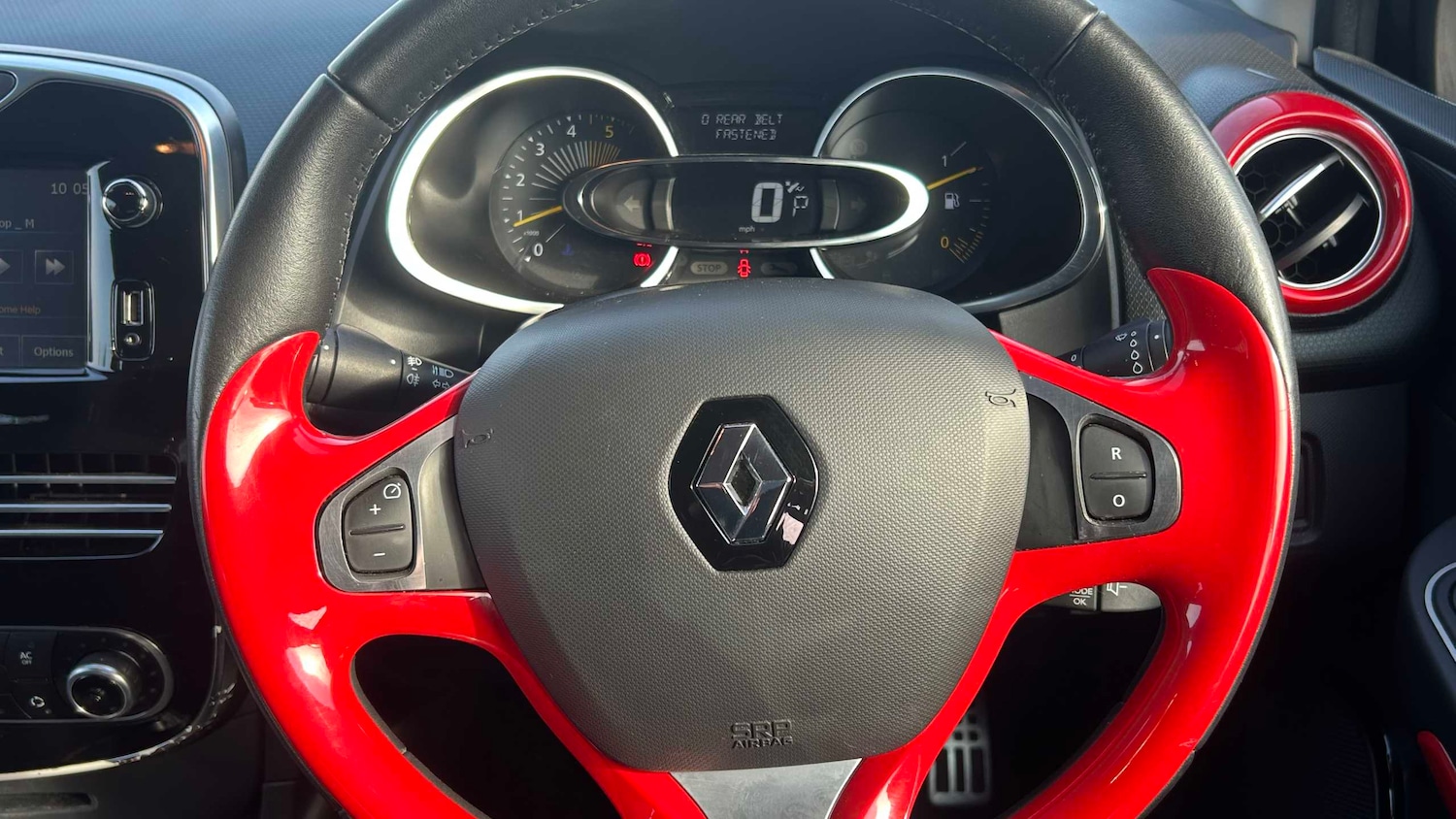 Used Renault Clio 2015 for sale - 77458481: Photo 15