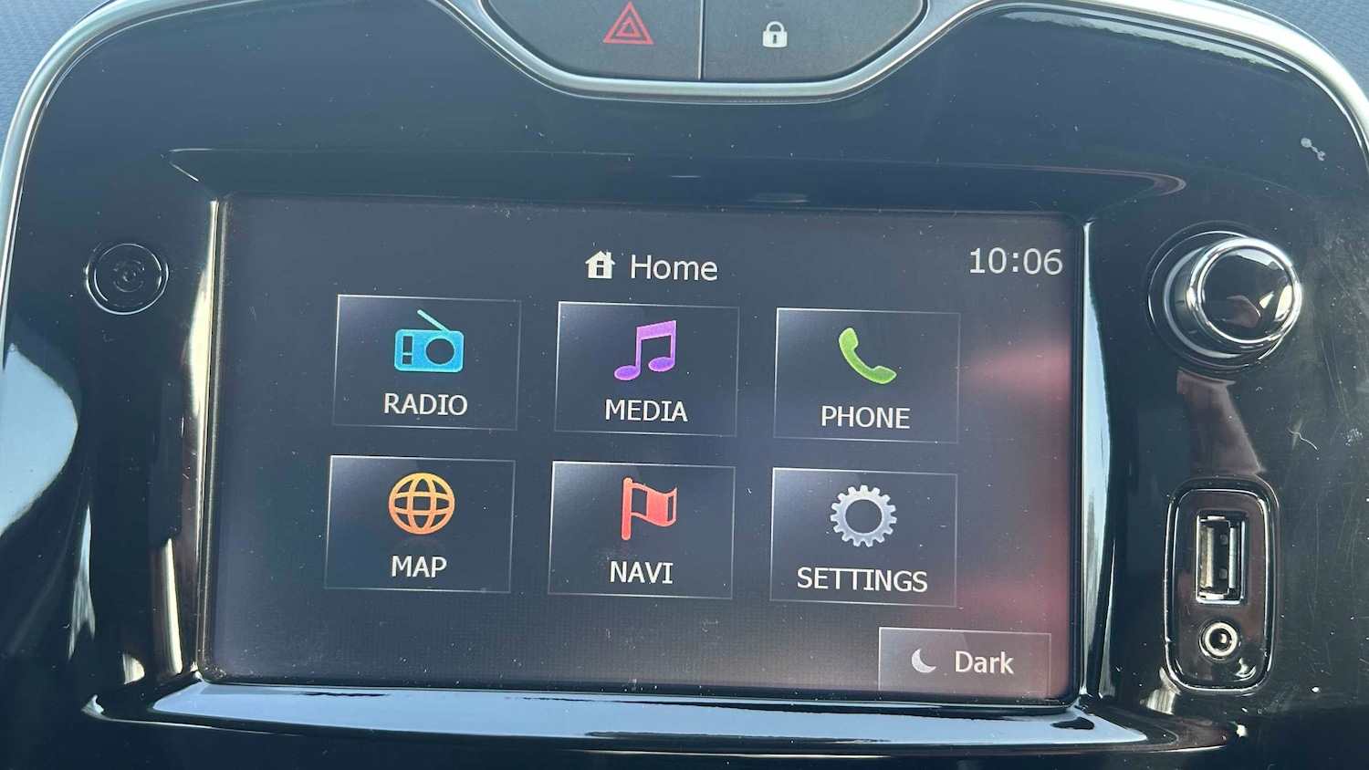 Used Renault Clio 2015 for sale - 77458481: Photo 17