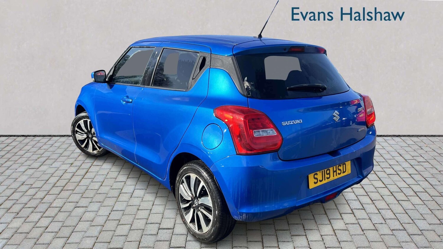 Used Suzuki Swift 2019 for sale - 77961121: Photo 3