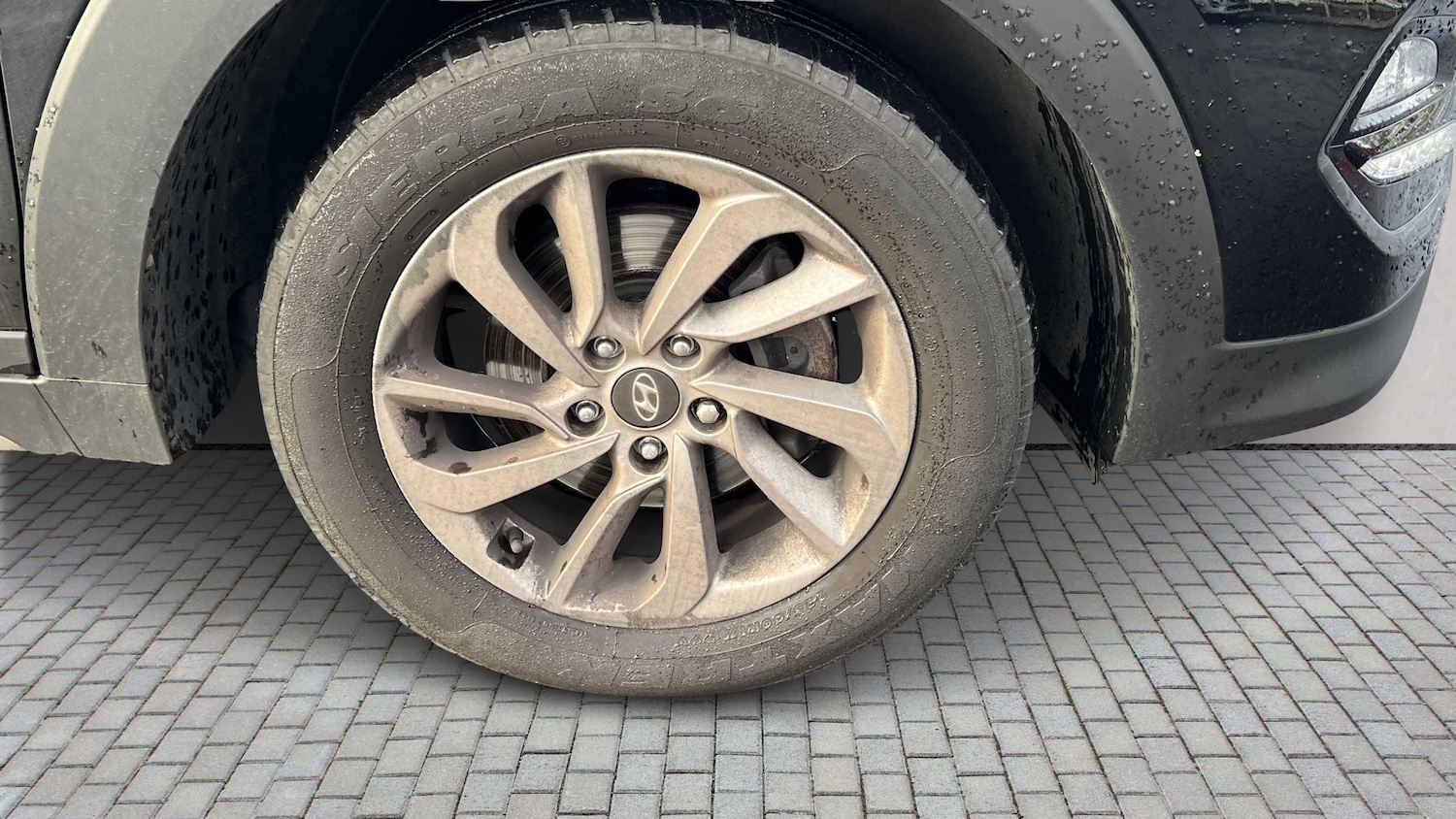 Used Hyundai TUCSON 2018 for sale - 76460000: Photo 2