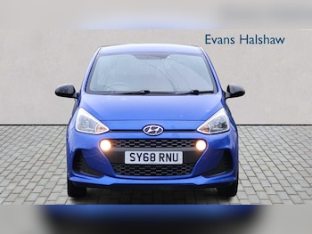 Used Hyundai i10 2018 for sale - 76262316: Photo