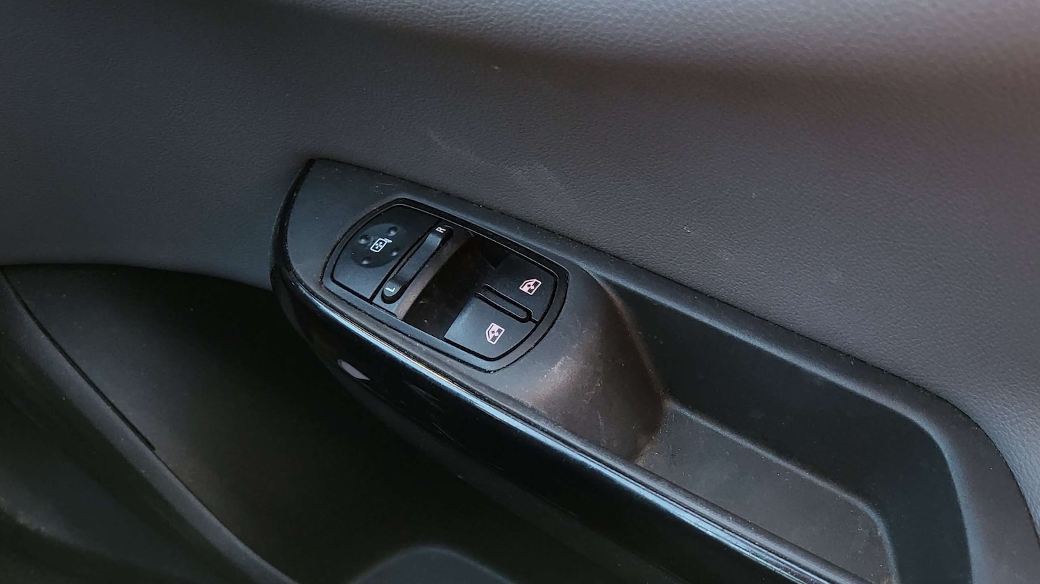 Used Vauxhall Corsa 2015 for sale - 76088102: Photo 32