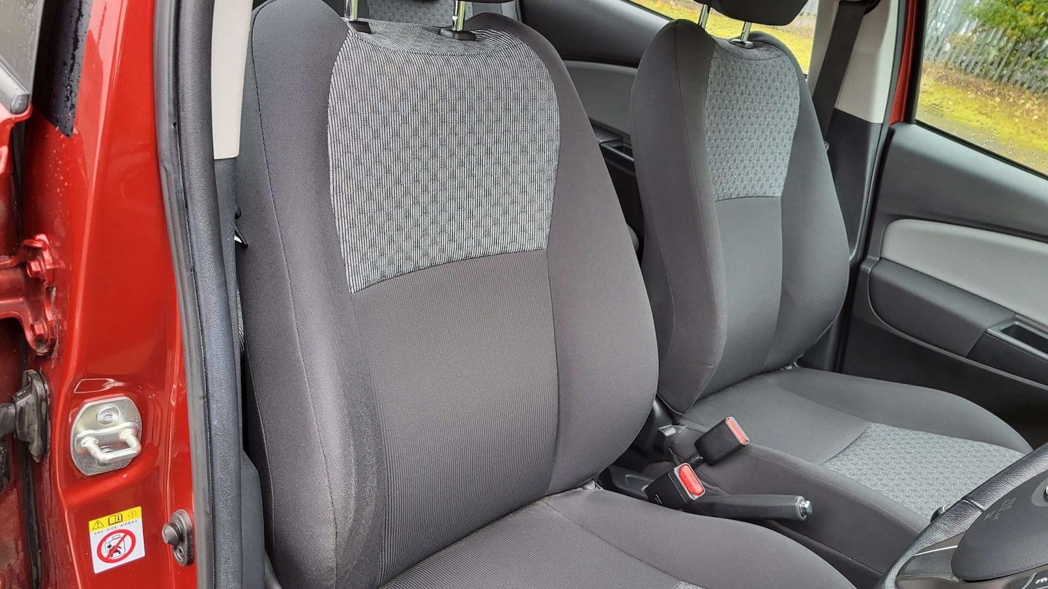Used Toyota Yaris 2015 for sale - 76272190: Photo 11